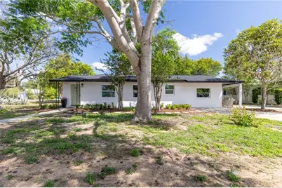 1201 Sherman Avenue, Tavares, FL 32778 - Photo 2