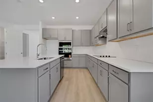 736 Sunshower Dr, Lady Lake, FL 32159 - Photo 12