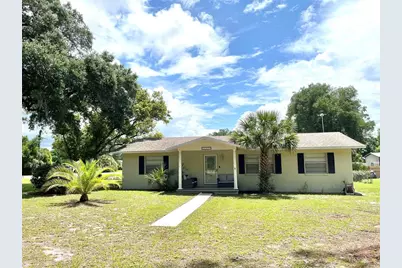 407 Poinsettia Avenue, Fruitland Park, FL 34731 - Photo 1