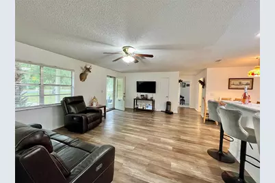 407 Poinsettia Avenue, Fruitland Park, FL 34731 - Photo 2