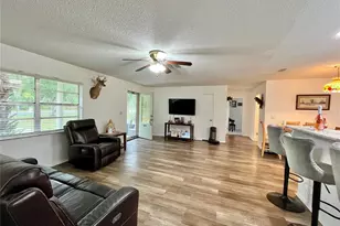407 Poinsettia Ave, Fruitland Park, FL 34731 - Photo 2