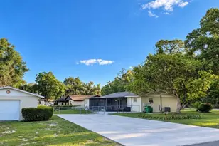 407 Poinsettia Ave, Fruitland Park, FL 34731 - Photo 1