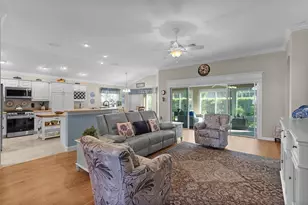 491 Harlow Ln, The Villages, FL 32163 - Photo 10