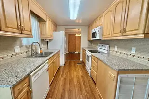 145 Royal Palm Dr, Leesburg, FL 34748 - Photo 6