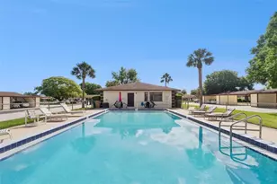 12418 Orangewood Cir, Tavares, FL 32778 - Photo 30