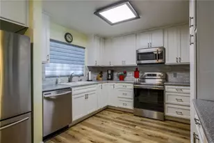 260 S Central Ave, Umatilla, FL 32784 - Photo 2