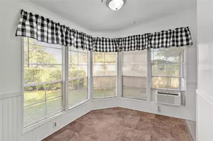 18770 SE 19th Pl, Silver Springs, FL 34488 - Photo 16