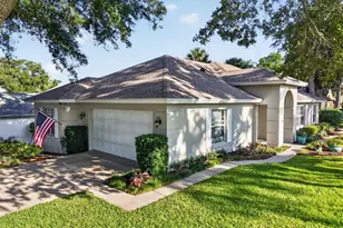 605 Sandlake Ct, Mount Dora, FL 32757 - Photo 2