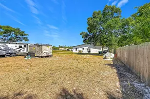 11426 Lakeview Dr, Leesburg, FL 34788 - Photo 36