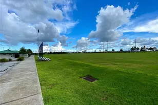 999 Cumberland Dr, Poinciana, FL 34759 - Photo 10