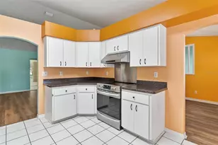 21905 King Alfred St, Leesburg, FL 34748 - Photo 12