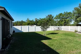 817 Laurel Vw Wy, Groveland, FL 34736 - Photo 12