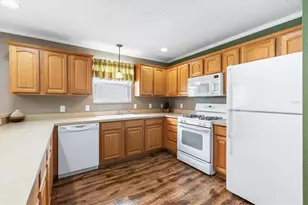 979 Smyrna St, The Villages, FL 32162 - Photo 4