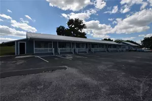 704 S Lakeshore Blvd, Howey in the Hills, FL 34737 - Photo 2