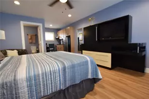 704 S Lakeshore Blvd, Howey in the Hills, FL 34737 - Photo 6