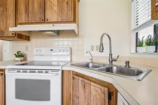 1616 W Schwartz Blvd, The Villages, FL 32159 - Photo 16
