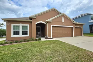 2653 Limerick Cir, Grand Island, FL 32735 - Photo 2
