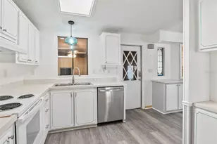 1514 Hillcrest Dr, Lady Lake, FL 32159 - Photo 12