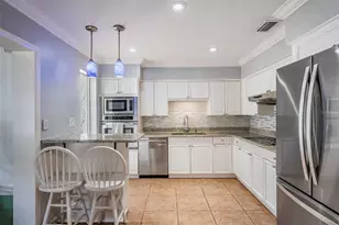 127 Connie Ave, Tampa, FL 33613 - Photo 2