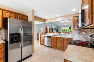 2332 Grenadier Way, The Villages, FL 32162 - Photo 10