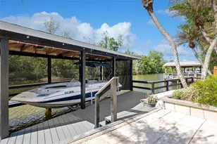 13502 Country Club Dr, Tavares, FL 32778 - Photo 32