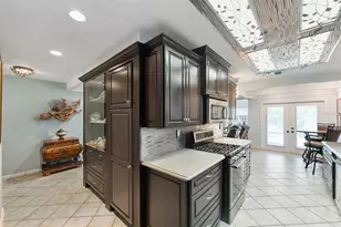 13502 Country Club Dr, Tavares, FL 32778 - Photo 10