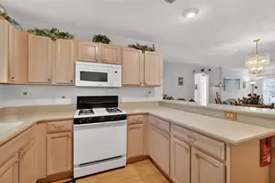 1806 Englewood St, The Villages, FL 32162 - Photo 6