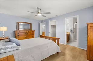 300 Varnville Way, The Villages, FL 32162 - Photo 18