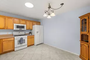 300 Varnville Way, The Villages, FL 32162 - Photo 12