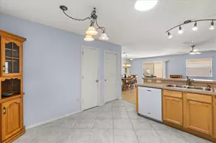 300 Varnville Way, The Villages, FL 32162 - Photo 12