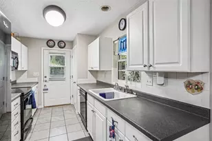 1274 N Palmetto Cir, Eustis, FL 32726 - Photo 12