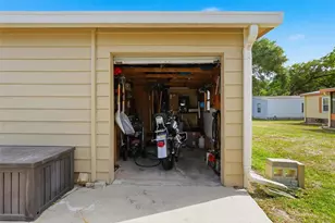 111 Winterberry Ave, Wildwood, FL 34785 - Photo 26