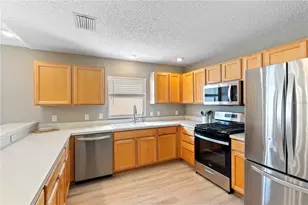 1666 Summerchase Loop, The Villages, FL 32162 - Photo 4
