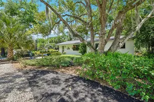 1073 Central St, Mount Dora, FL 32757 - Photo 4