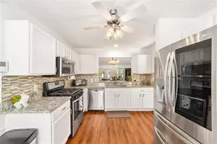17869 SE 86th Auburn Ave, The Villages, FL 32162 - Photo 12