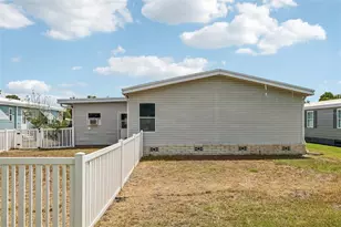 550 St Johns Rd, Tavares, FL 32778 - Photo 30
