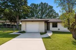 10 Silver Dr, Ocala, FL 34472 - Photo 1