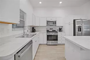 7661 Rutherford Ln, The Villages, FL 34762 - Photo 12