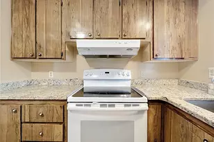 1440 Nassau Cir, Tavares, FL 32778 - Photo 6