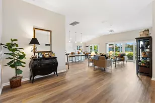 1054 Joette Pl, The Villages, FL 34762 - Photo 2