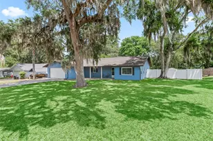 12109 SE 61st Ct, Belleview, FL 34420 - Photo 2