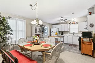 1809 Daffodil Ln, The Villages, FL 32159 - Photo 10