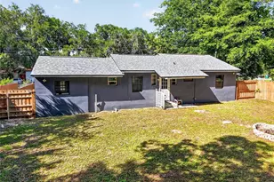 706 Mission Dr, Wildwood, FL 34785 - Photo 6