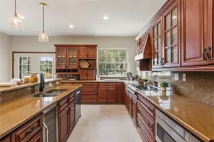1909 Country Club Dr, Eustis, FL 32726 - Photo 10