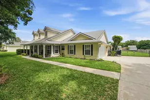 7817 Laurel View Dr, Mount Dora, FL 32757 - Photo 2