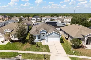 333 Higher Combe Dr, Davenport, FL 33897 - Photo 4