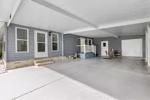 1228 Palmetto Dr, The Villages, FL 32159 - Photo 2