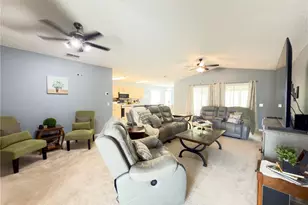 32676 Oak Park Dr, Leesburg, FL 34748 - Photo 6