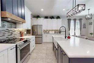 1403 Cabot Dr, Clermont, FL 34711 - Photo 2