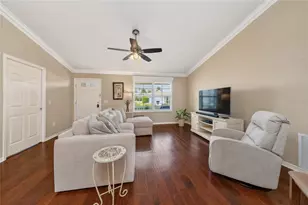 854 Fenwick Loop, The Villages, FL 32163 - Photo 2